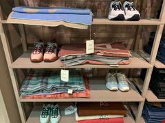 -Acne Studios(芮欧百货店)