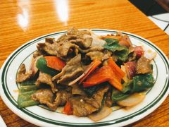 黄芥末酱炒牛肉-乾坤饭店