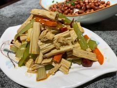 芹菜腐竹-华盛园卷子王农家菜水库鱼