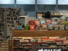 -猫的天空之城概念书店(杭州南宋御街店)