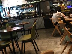 -星巴克(港汇1号办公楼店)