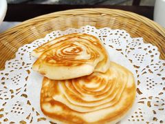 摩登粑粑-蔼若春.传承云南菜(金碧公园店)