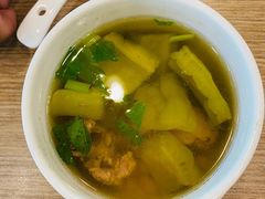 苦瓜排骨汤-裕记烧腊连锁餐饮(外马分店)