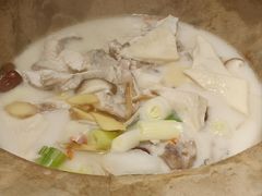 -滇香肴·云南菜蒸汽石锅鱼(云南北路店)