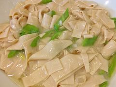 -闯关东东北农家菜(崂山石老人店)