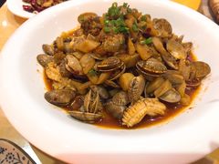 -山珍王国·云南野生菌石锅鱼