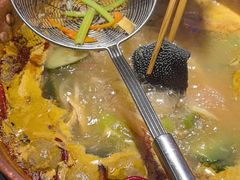 -洱火云南酸菜牛肉火锅(石景山当代商城店)