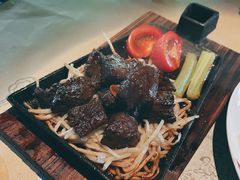 铁锄牛排-穹六人间 people 6(岳阳路店)