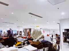 -优衣库(石家庄裕华万达广场店)