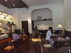 -Café Monson