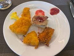 -大中华希尔顿酒店-念自助餐·嗨啤·小龙虾