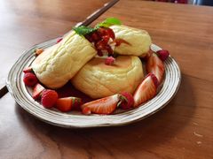 莓果奶油芝士舒芙蕾松饼-UPPER KITCHEN(延安路店)