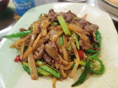 酸笋炒牛肉-始兴县农家小院餐馆