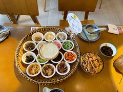 -包整·丝娃娃(一览甲秀楼风景店)