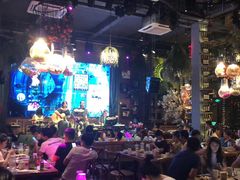 -胡桃里音乐餐厅(陶溪川店)(川湘赣菜·世界百大酒庄直供红酒·音乐表演)