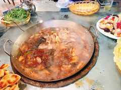 柴锅炖水库鱼-姥家大锅台水库渔家