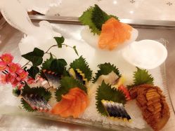 -甘井子区冠豪主题婚礼酒店宴会厅(机场店)