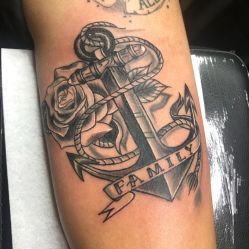 -SNOW TATTOO STUDIO