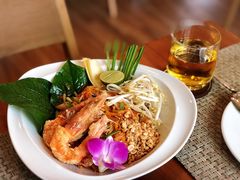 -Chom Cafe and Restaurant