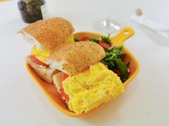 Xiong柿鸡蛋三明治-五进制 Coffee Shop