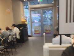 -麦当劳(轻轨曹杨路店)