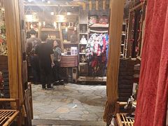-老牌坊云南鱼豆花火锅(爱建店)