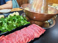 -果松木炭酸菜铜火锅·外婆参鸡汤