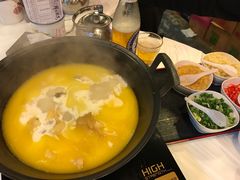 -鲜入围煮花胶鸡海鲜火锅