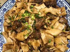 -壹阁胡羊焖饼(特色小吃街店)