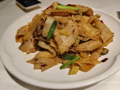 -江城小馆陕南妈妈菜·全球旅行餐厅(钟楼店)