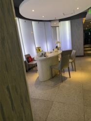 -PE SALON