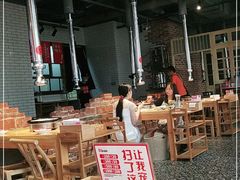 大堂-么肆烤肉·中式自助·烤肉大排档(街道口季佳PAI店)