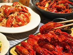 -肥肥虾庄·金牌油焖大虾(汉街SKP店)