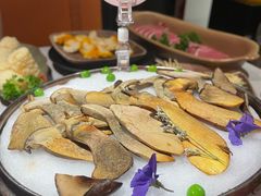 见手青-芸山季·云南野生菌火锅(人民广场来福士店)