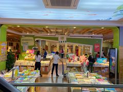 -新华书店(泉城路店)