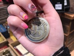 -九又四分之三站台哈利波特商店