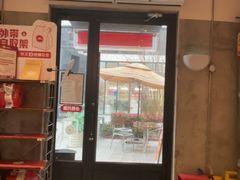 -必胜客(上海华谊新所店)