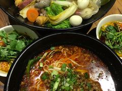-万记麻辣烫国展总店