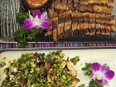 -香巴拉云南餐厅(华莱坞店)