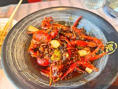 -肥肥虾庄·金牌油焖大虾(汉街SKP店)