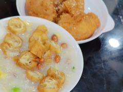 荔湾艇仔粥-伍湛记 · 广州老字号(龙津中路店)