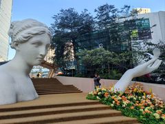 -中航城君尚购物中心