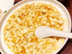 蟹黄豆腐-东方明珠老上海8号餐厅(东方明珠广播电视塔店)