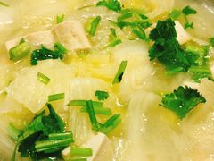 白菜豆腐粉丝汤-宝光熏肉鞋底火烧(新街口店)