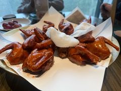 脆皮乳鸽-鸽子侯·家宴·平价海鲜(绿地店)