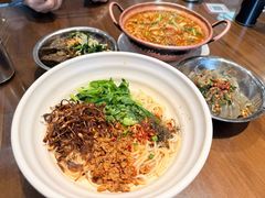 油泼米线-88号小吃店·经典云南菜·地道纳西美食