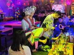 -喜鹊音乐酒馆(西街店)