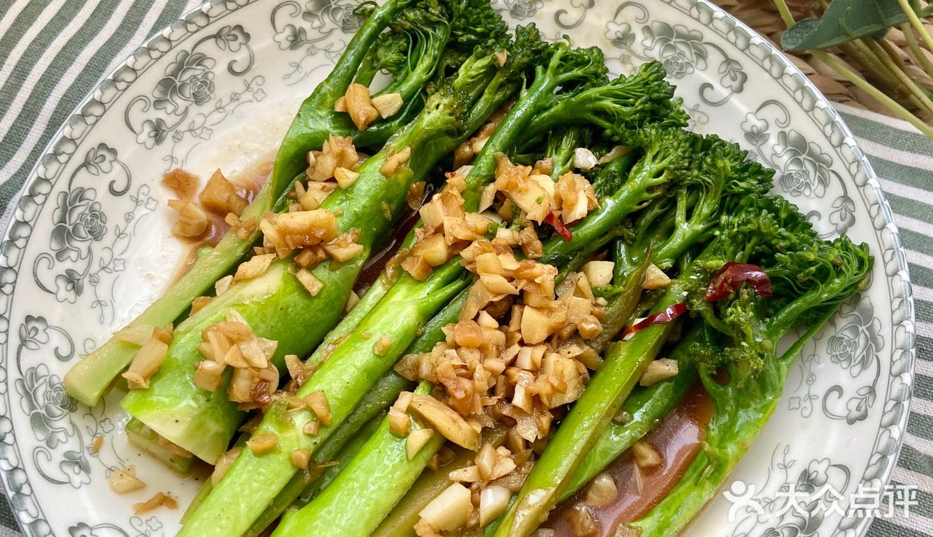 蒜蓉高原西兰苔，清清爽爽的开胃健康菜！