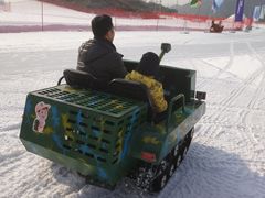 -荣盛康旅野三坡滑雪场