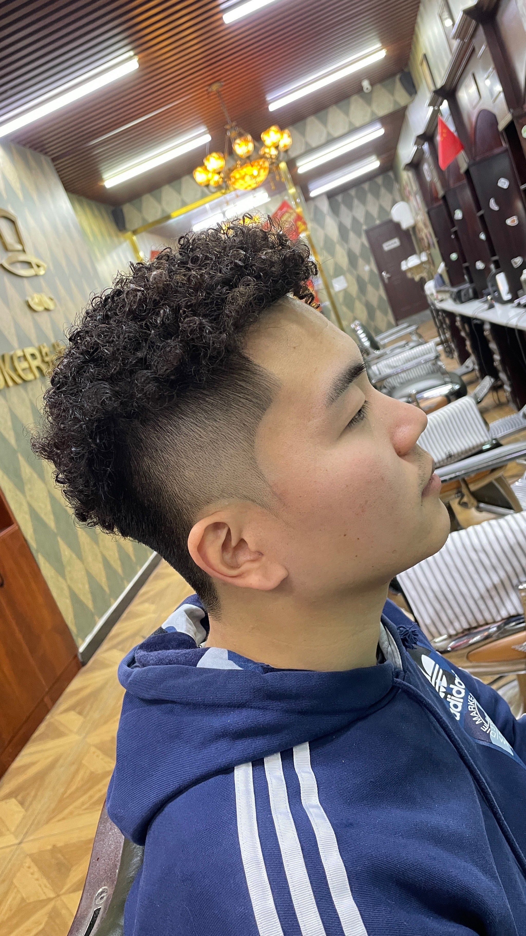 男士个性发型黑人烫